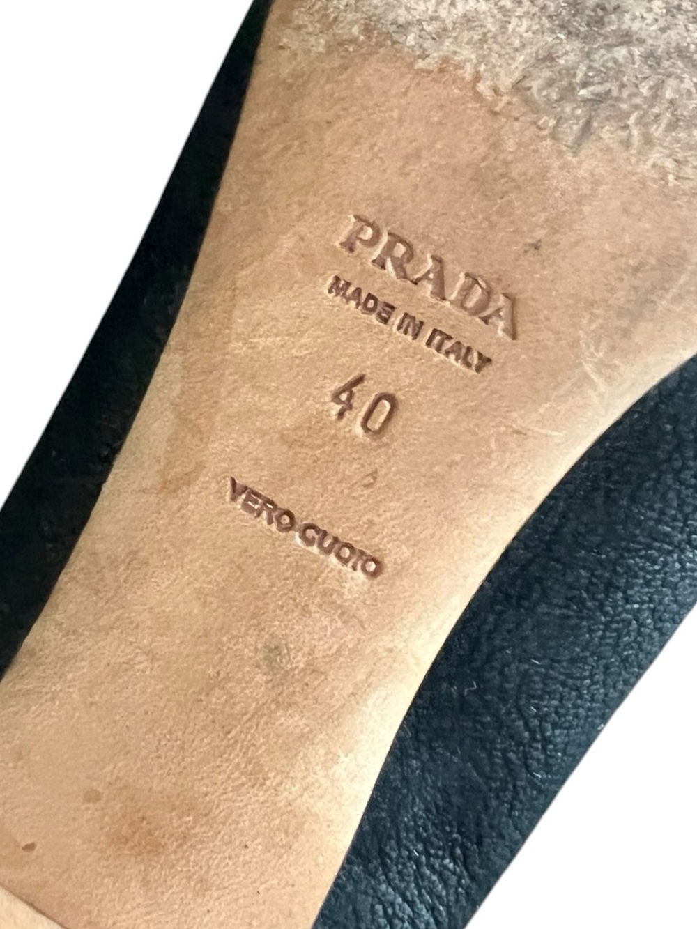 Prada Women’s Vintage Y2K Silver Buckle Black Leather Point Toe Heels Size 40 - Picture 8 of 10